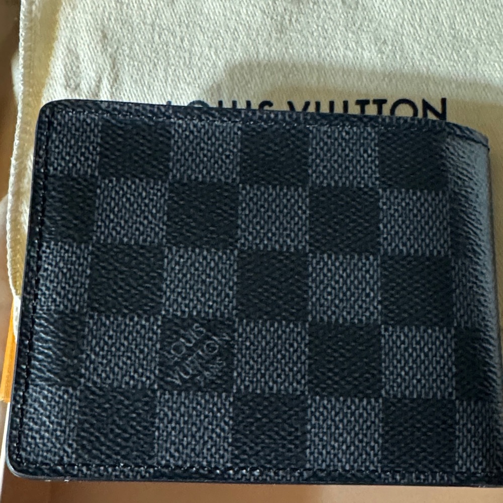 Louis Vuitton Damier Graphite Wallet - Picture 4 of 6